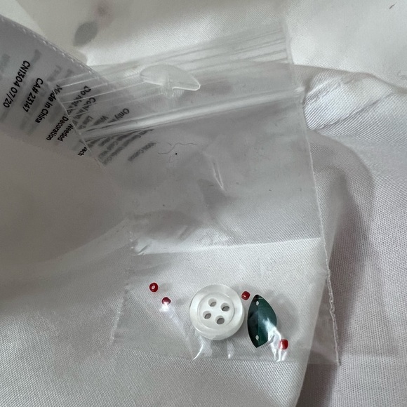 NWT Talbots white button down top Christmas holiday holly mistletoe sequin sz XS - Picture 11 of 12